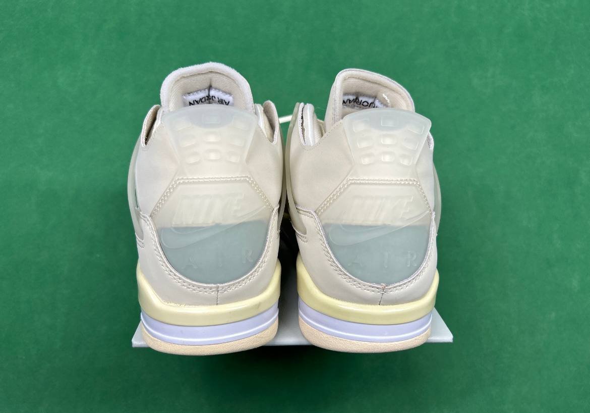 Air Jordan 4 'University Blue'  unc