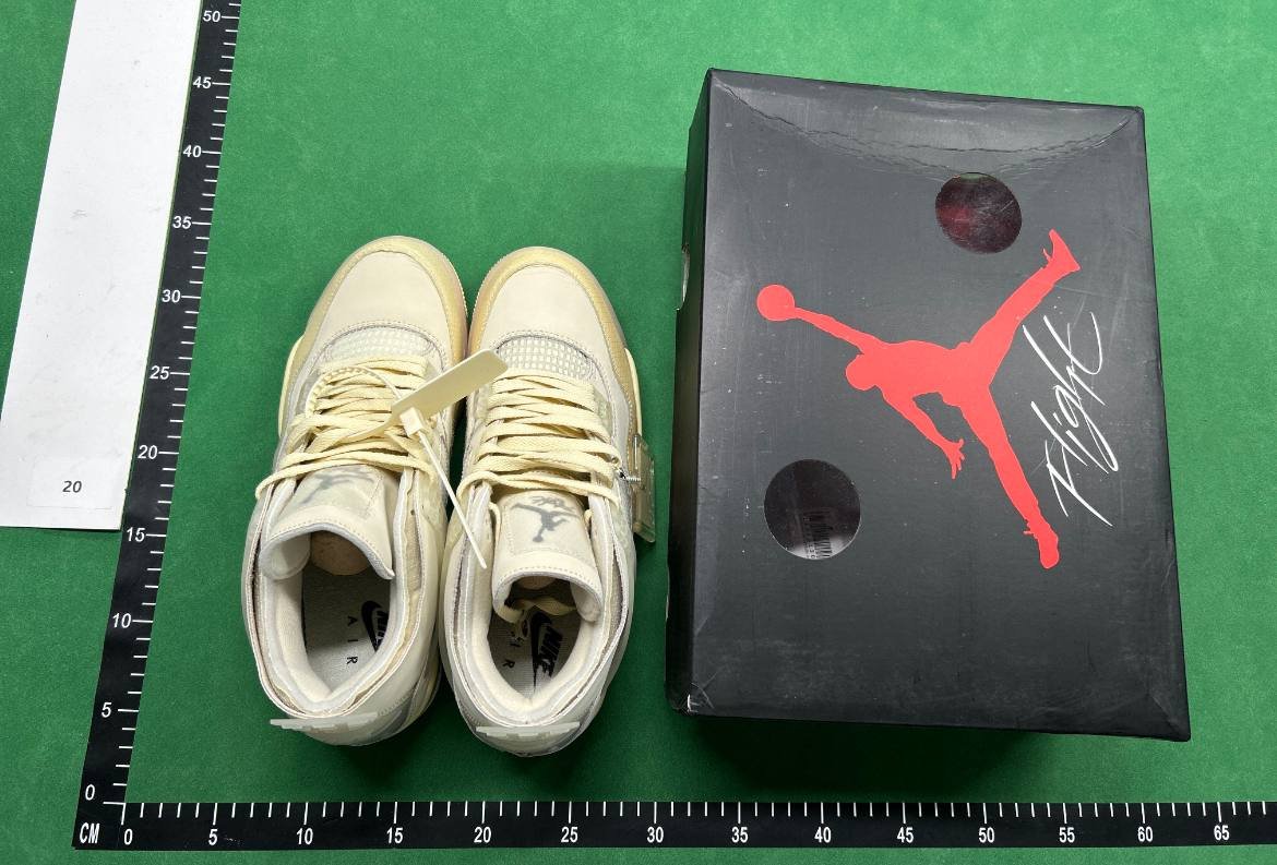 Air Jordan 4 'University Blue'  unc