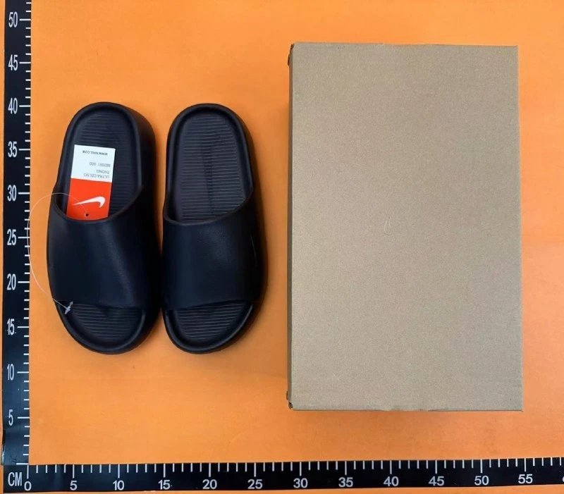 Nike Slippers（14+ Styles）