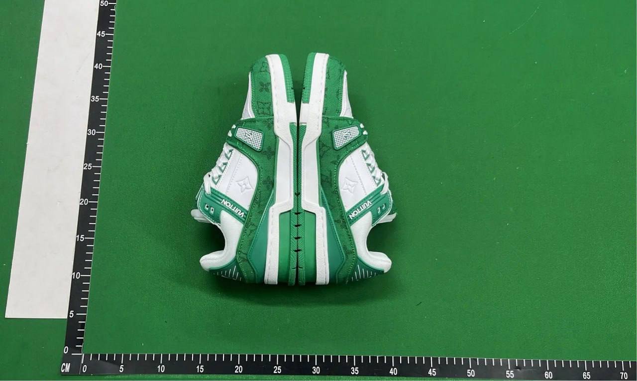 LV trainer Louis Vuitton Be