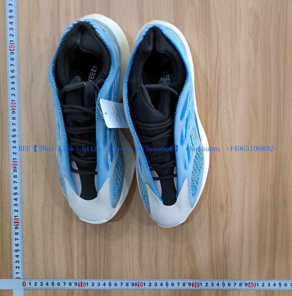adidas Yeezy Boost 700 V3（8 Styles）