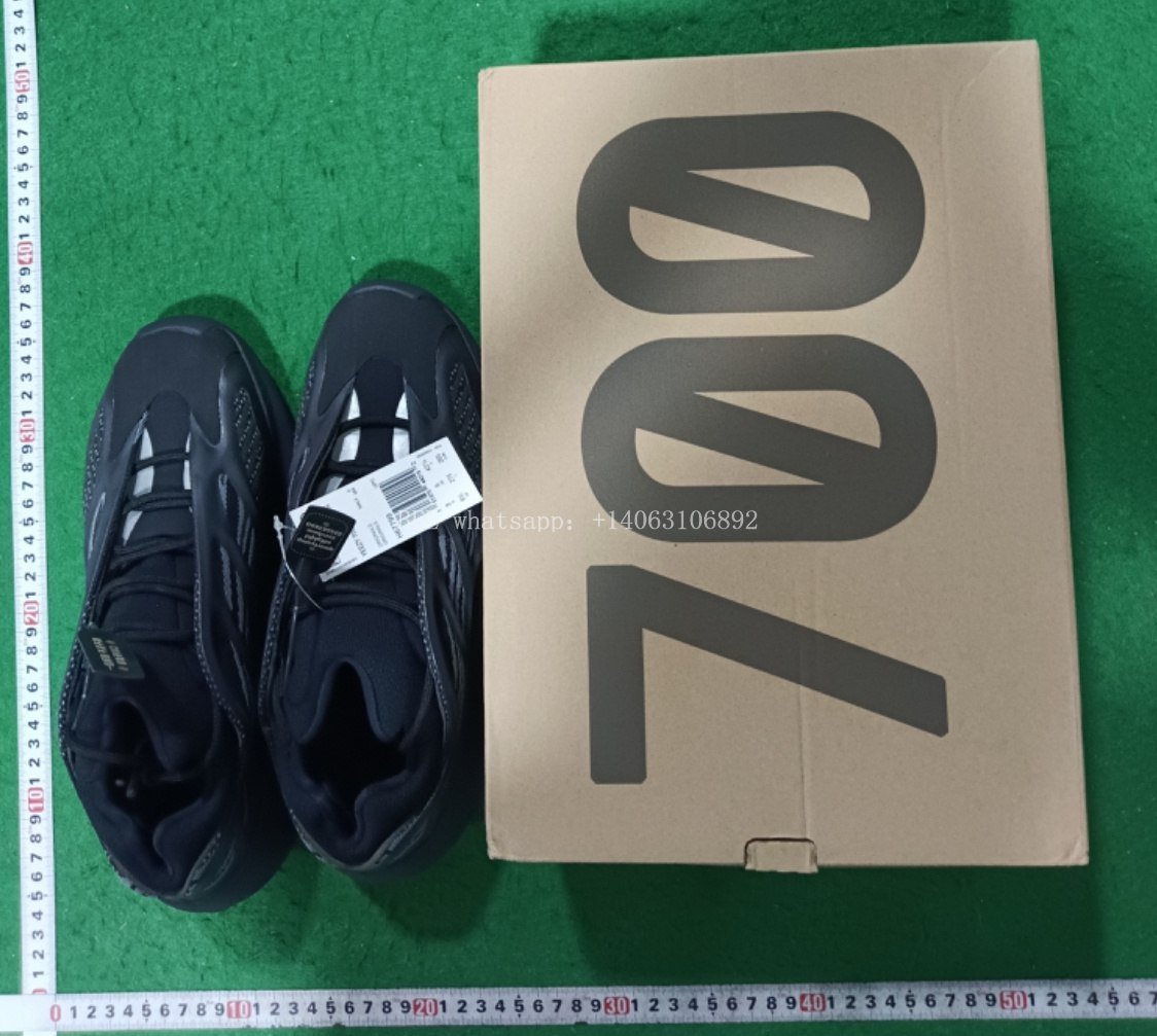 adidas Yeezy Boost 700 V3（8 Styles）