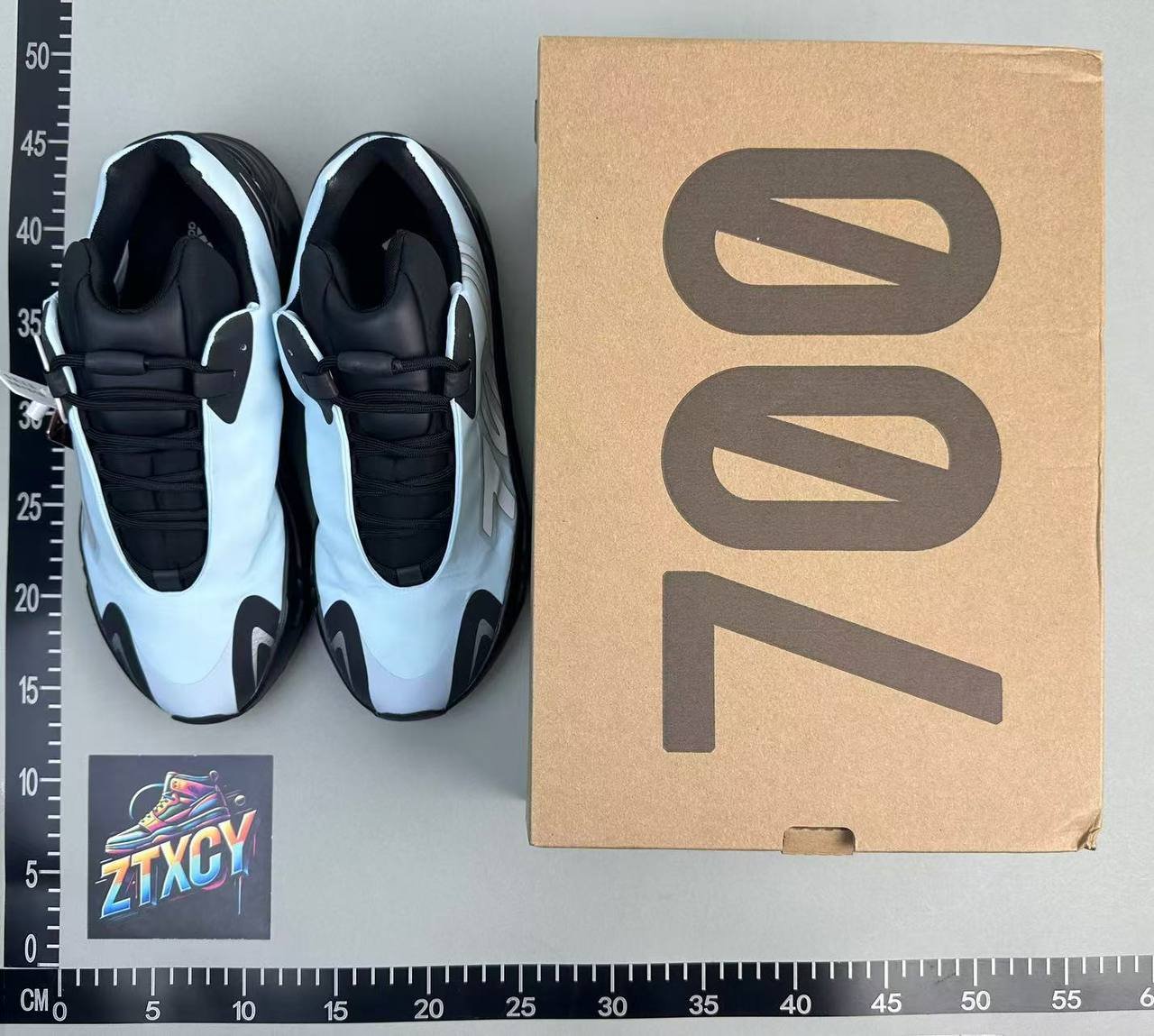 Yeezy 700 Boost（7 Styles）