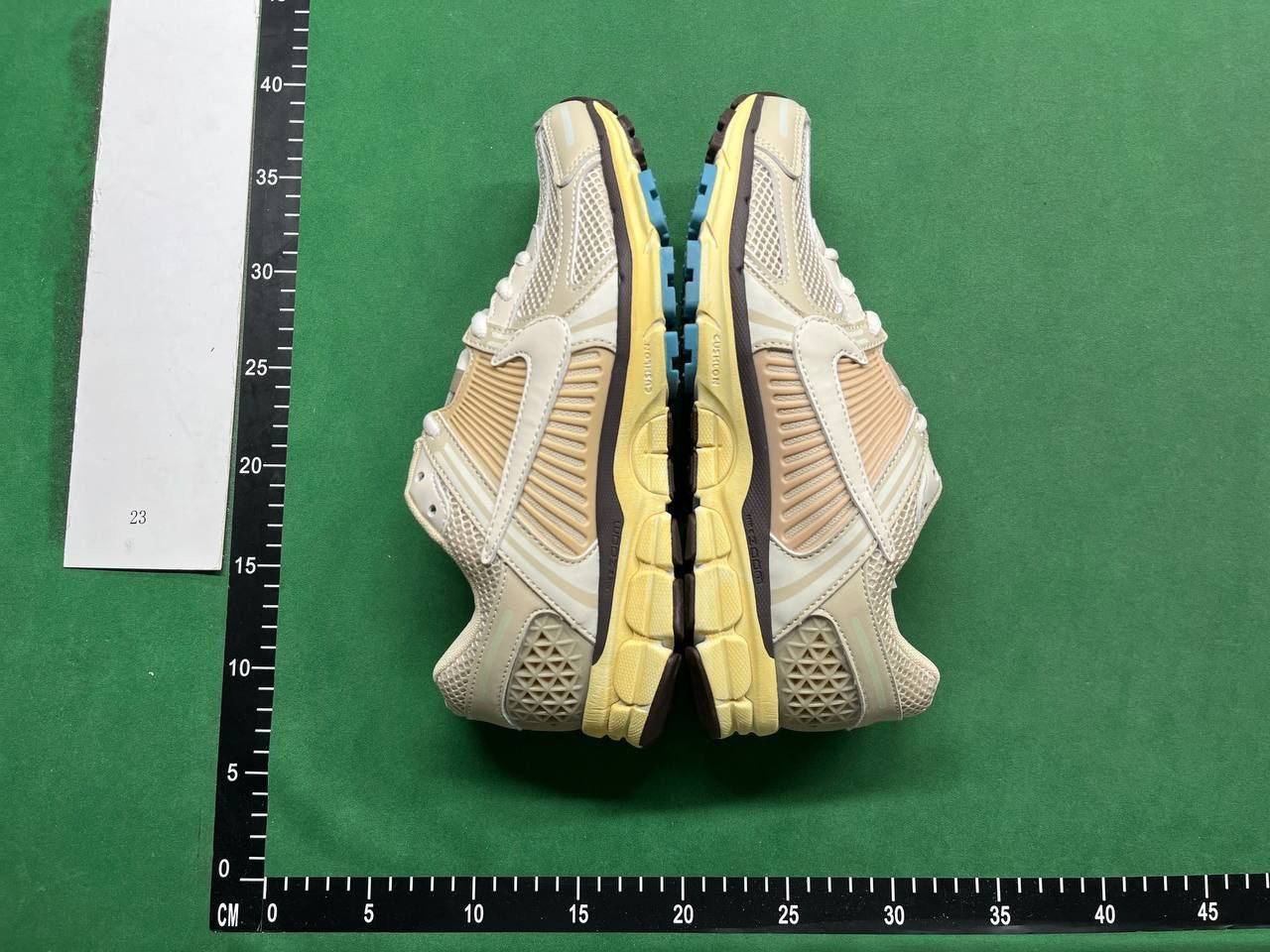 Nike Air Zoom Vomero 5（20  Styles）