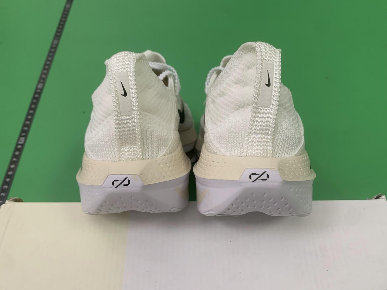 NIKE AIR ZOOM ALPHAFLY NEXT  2