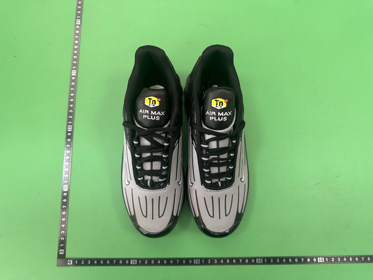 Amiri jeans  (40 CP)