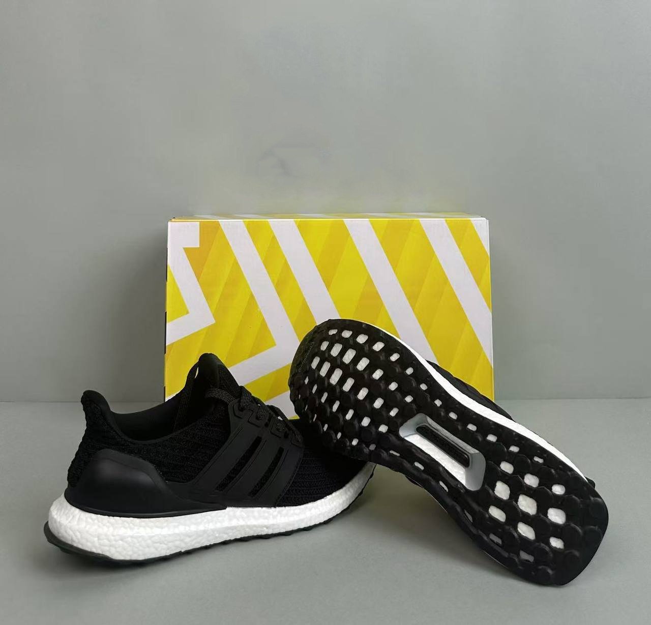 ADIDAS ULTRABOOST