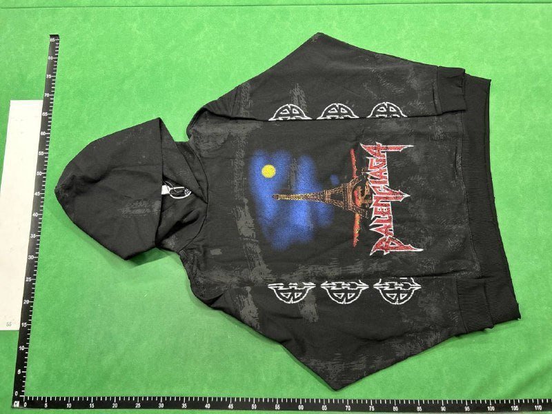  Balenciaga hoodie   (40 CP)