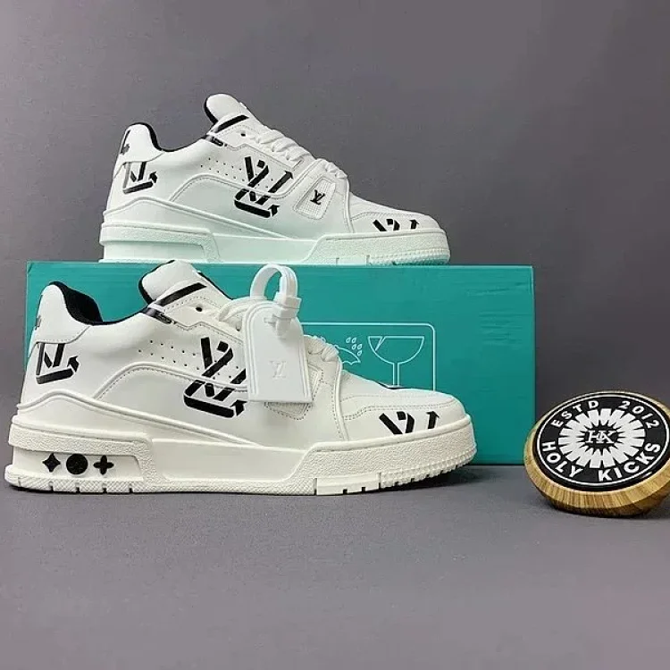  LV TRAINER SNRAKERSA