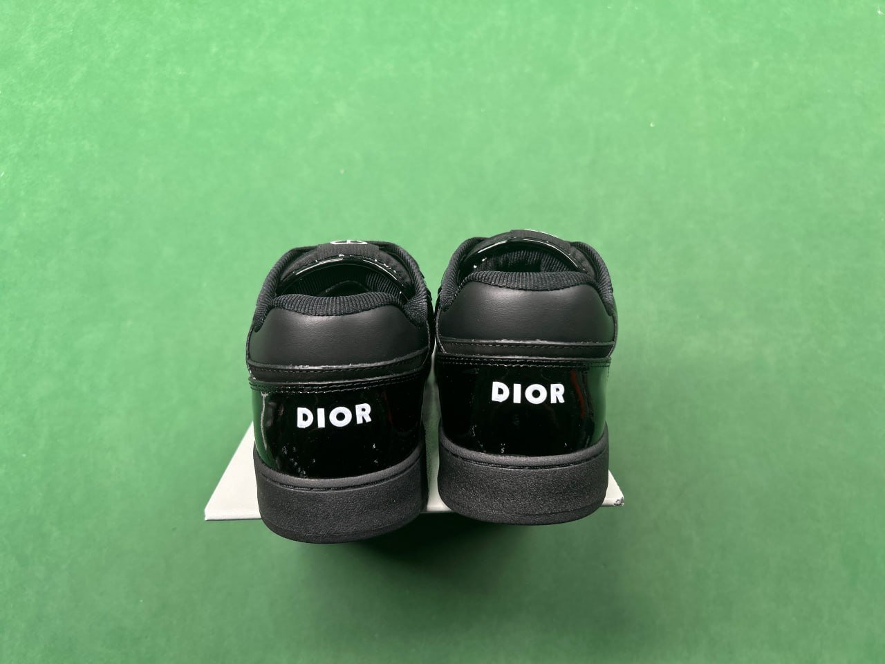  Dior B27