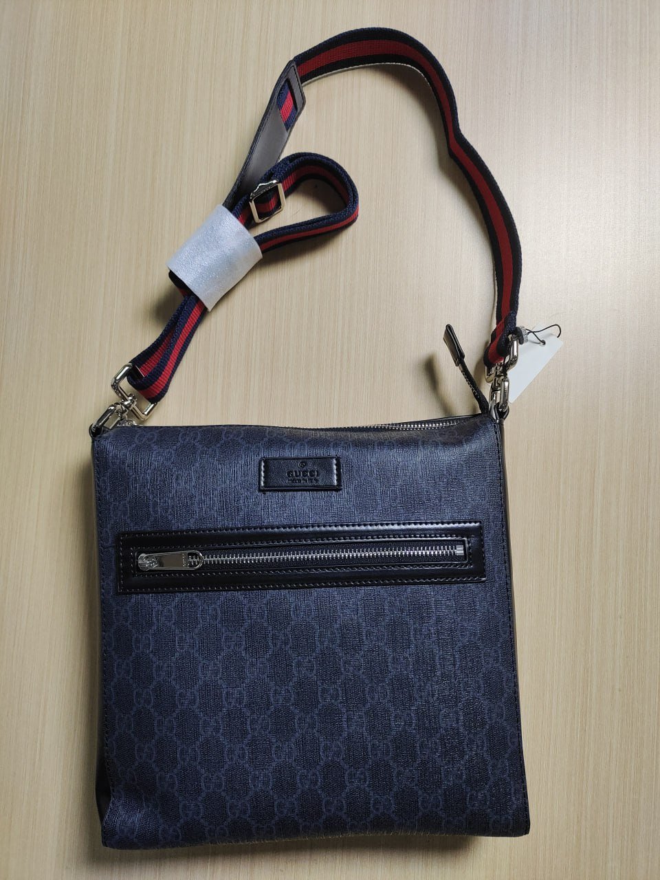     Gucci Shoulder Bag