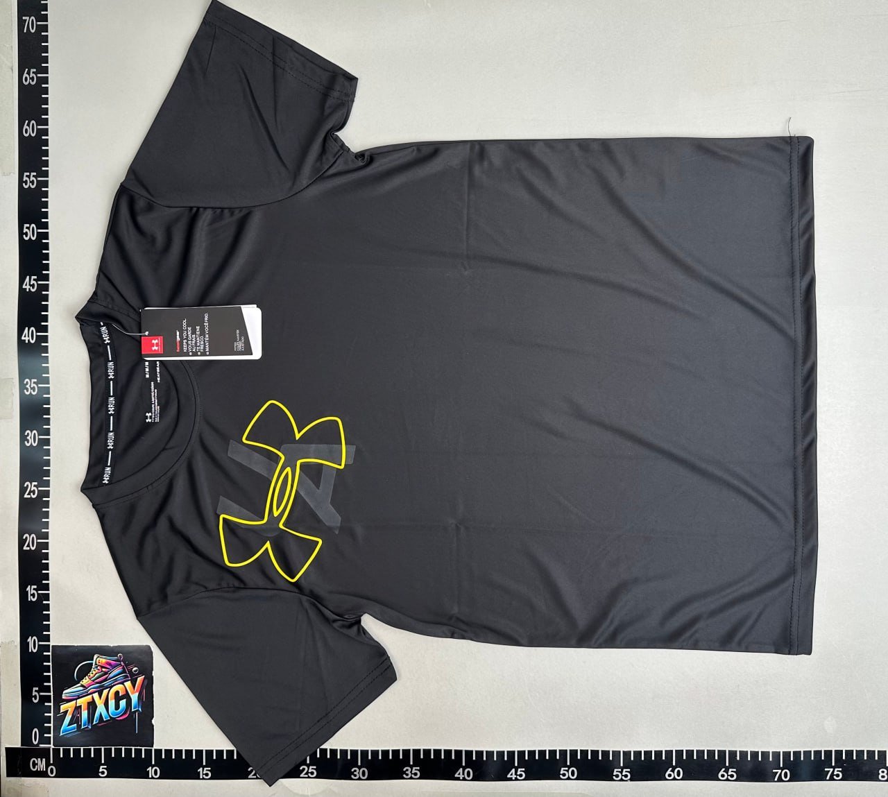  Under Armour T-shirt